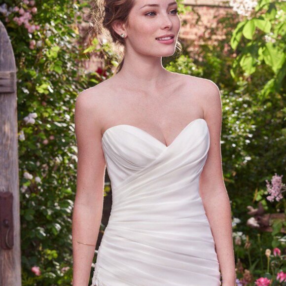 Ruffle-Bottom Mermaid Fit & Flare Bridal Gown, Sexy Flattering Corset Flounced - Picture 3 of 13